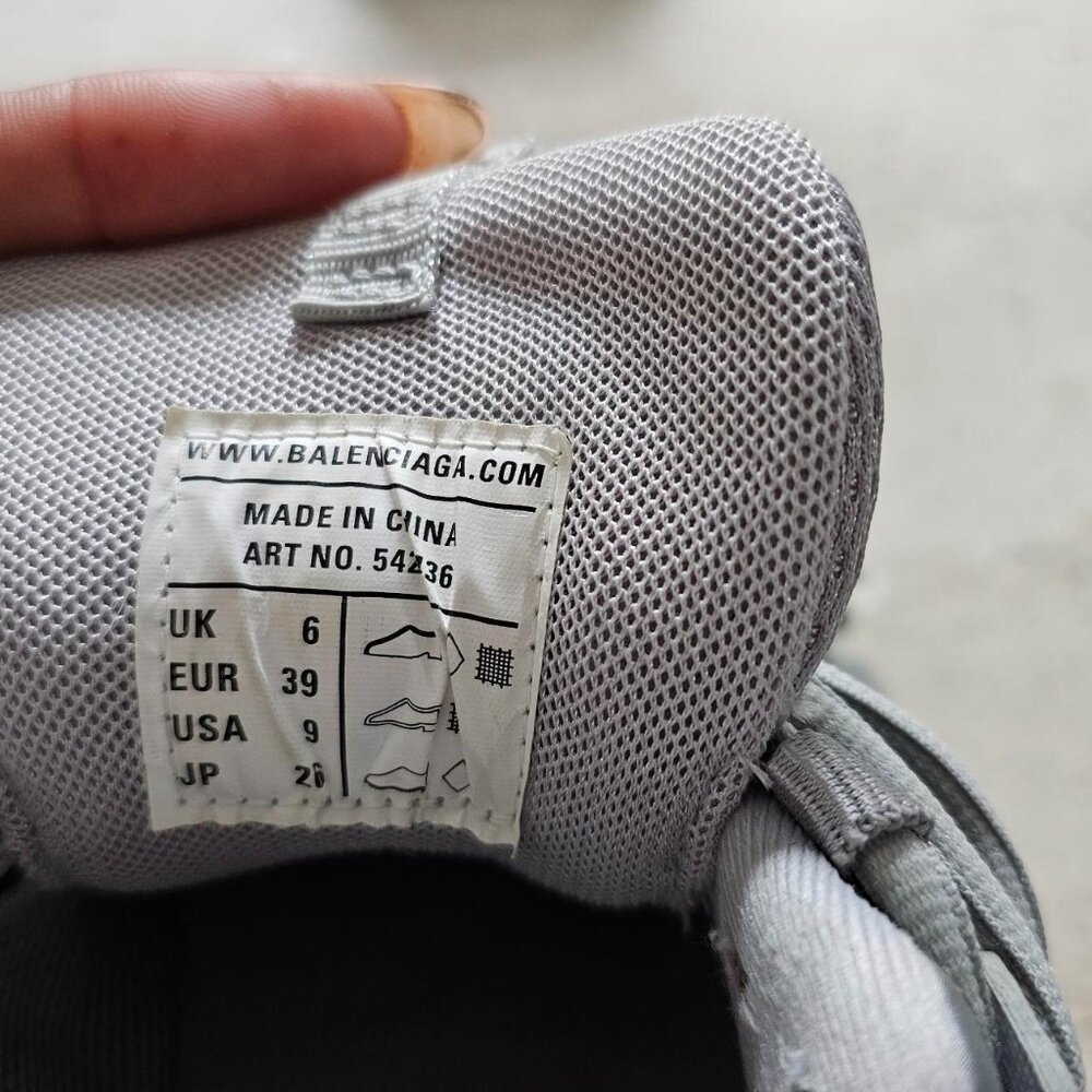 Gray Woman Balenciaga Track Doubke lace sneakers - Picture 3 of 4